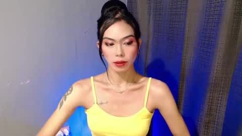 Snapshot of absolutelyselfsucker69 chatting on 12-10-24, 08:40 Miss Sophie online show from 12-10-24, 08:40