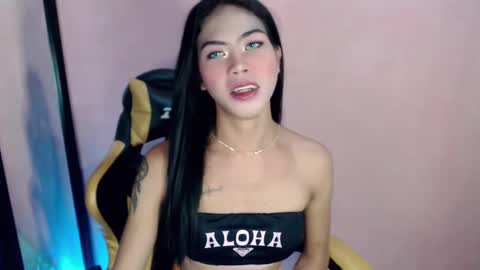 Snapshot of absolutelyselfsucker69 chatting on 02-11-25, 07:12 Miss Sophie online show from 02-11-25, 07:12