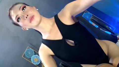 Snapshot of absolutelyselfsucker69 chatting on 09-14-25, 02:33 Miss Sophie online show from 09-14-25, 02:33