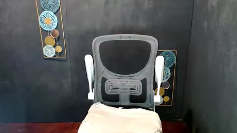 Snapshot of absolutelyselfsucker69 chatting on 11-16-25, 12:33 Miss Sophie online show from 11-16-25, 12:33