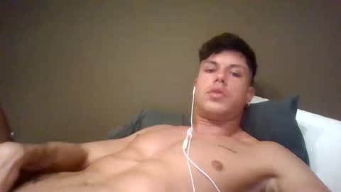 Snapshot of absolutwinner chatting on 02-05-26, 10:25 absolutwinner online show from 02-05-26, 10:25