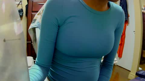 Snapshot of achocolatetwink chatting on 05-17-26, 12:19 ChocolateTwink online show from 05-17-26, 12:19