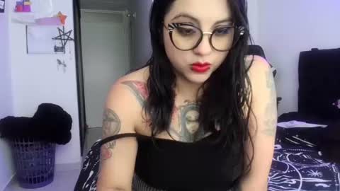Alice online show from 06-18-26, 02:32