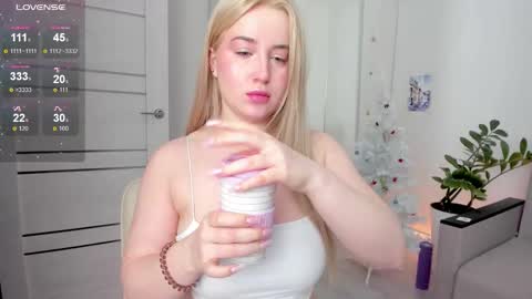 Anna FANSLY yesacid online show from 01-13-26, 04:07