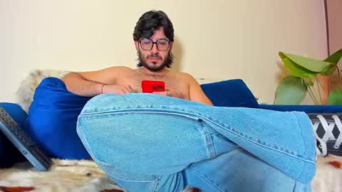 R. online show from 02-05-25, 06:59