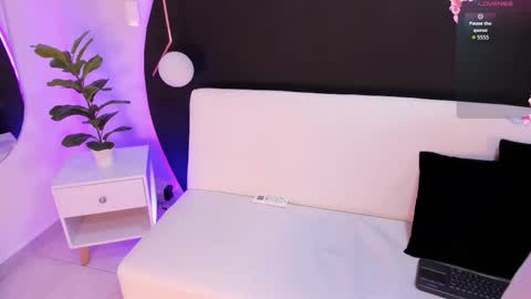    online show from 03-02-26, 04:36