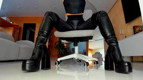 Snapshot of adagrand chatting on 02-05-26, 09:14 Ada online show from 02-05-26, 09:14