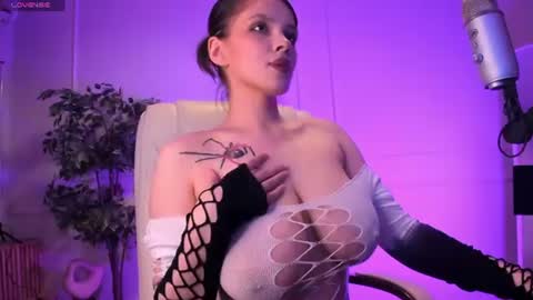 Snapshot of adalyn_glow chatting on 07-04-26, 04:46 Adalyn online show from 07-04-26, 04:46