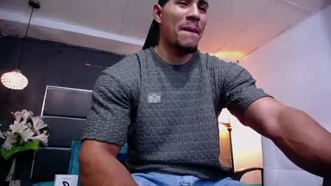 adam_fit19cm online show from 11-24-25, 02:06