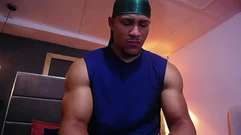 adam_fit19cm online show from 04-29-26, 01:59
