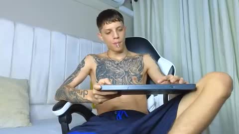 Adam online show from 09-10-25, 07:47