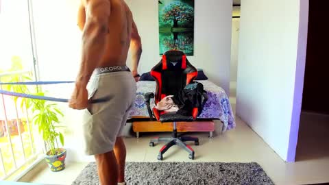 Adam Valencia online show from 09-25-25, 04:32