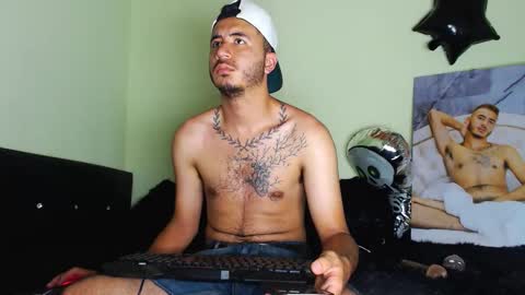 Snapshot of adamparker_ chatting on 11-04-25, 12:10 adamparker_ online show from 11-04-25, 12:10