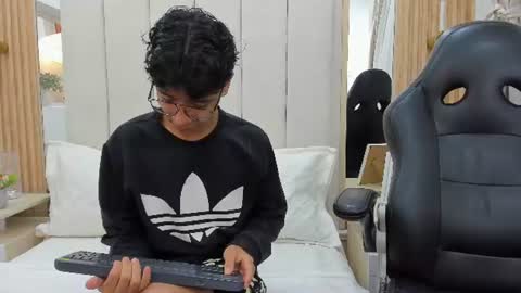 Adams Bobby online show from 07-26-26, 10:55