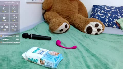 Snapshot of adams_niki chatting on 02-08-25, 06:54 ADAMS Y NIKI online show from 02-08-25, 06:54