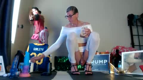 Snapshot of adamseve777 chatting on 12-22-24, 06:48 TaylorSexbot online show from 12-22-24, 06:48