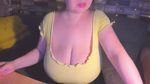 Snapshot of adamsvictory chatting on 10-21-25, 07:03 Victoria online show from 10-21-25, 07:03