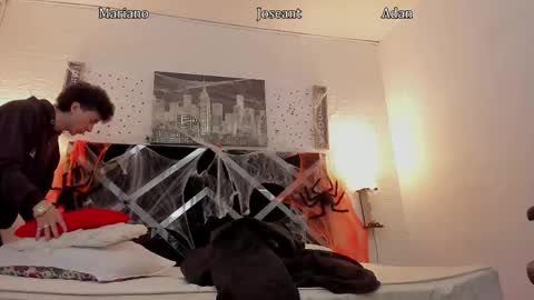 Snapshot of adan_oriol chatting on 10-26-25, 03:12 Adan Oriol online show from 10-26-25, 03:12