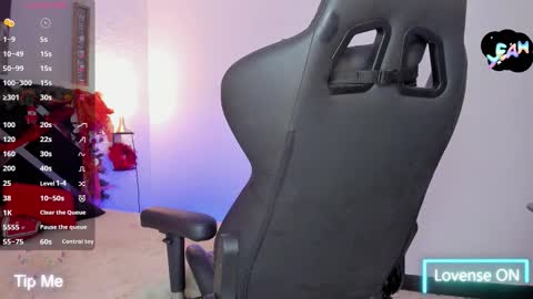 Snapshot of adan_oriol chatting on 12-17-25, 07:42 Adan Oriol online show from 12-17-25, 07:42