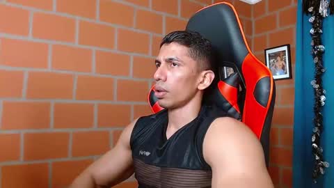 Snapshot of adan_sin1 chatting on 12-19-24, 01:07 Adan Sin online show from 12-19-24, 01:07
