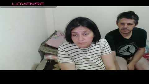 Snapshot of adan_y_eva_bk chatting on 04-12-26, 08:19 Adan and Eva online show from 04-12-26, 08:19