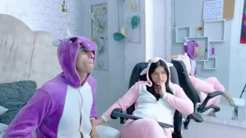 Snapshot of adanneva chatting on 01-16-26, 08:02 AdanNDEva online show from 01-16-26, 08:02