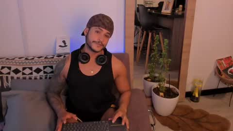 Snapshot of adanvega13 chatting on 06-07-26, 06:33 ADAN VEGA online show from 06-07-26, 06:33