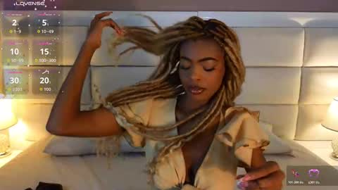 Snapshot of adarasmiith chatting on 11-25-25, 01:22 adarasmiith online show from 11-25-25, 01:22