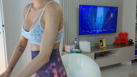 Tori online show from 01-20-25, 08:40