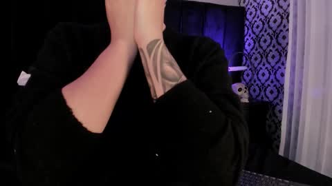 Snapshot of adeelinee chatting on 12-03-25, 07:56 Ade online show from 12-03-25, 07:56