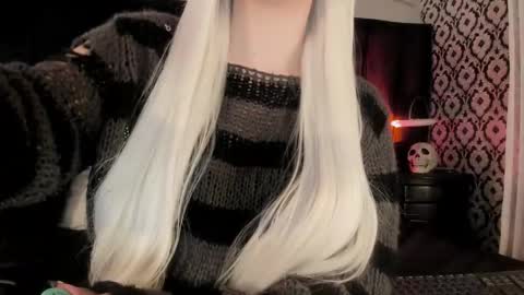 Snapshot of adeelinee chatting on 01-09-26, 07:59 Ade online show from 01-09-26, 07:59