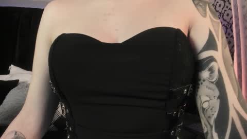 Snapshot of adeelinee chatting on 02-03-26, 07:41 Ade online show from 02-03-26, 07:41