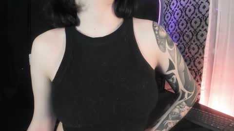 Snapshot of adeelinee chatting on 02-05-26, 08:02 Ade online show from 02-05-26, 08:02