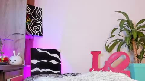 Adela Rangel START Mon to Sat from 3pm - 9pm COL time online show from 08-01-26, 01:05