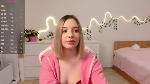 Adele online show from 03-12-26, 06:47