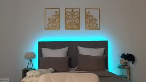 Adele online show from 12-13-25, 10:04