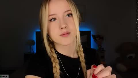 Adele online show from 02-15-26, 09:22