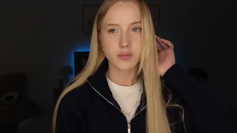 Adele online show from 04-17-26, 08:45