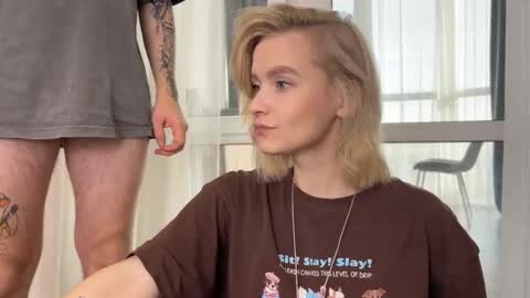 Adele Nick online show from 11-19-25, 08:47