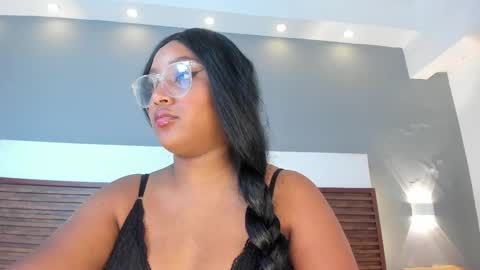 Snapshot of adelehottman chatting on 10-04-25, 06:22 Adele online show from 10-04-25, 06:22