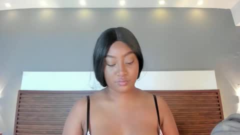 Snapshot of adelehottman chatting on 10-21-25, 12:06 Adele online show from 10-21-25, 12:06