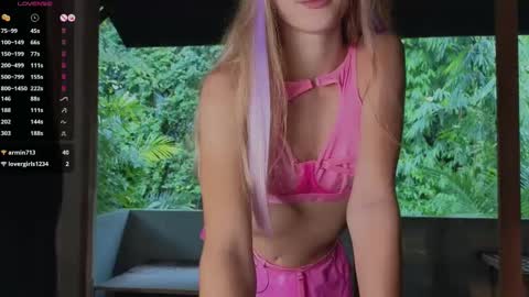 Snapshot of adelelyv chatting on 02-25-25, 06:36 Adele online show from 02-25-25, 06:36