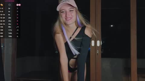 Snapshot of adelelyv chatting on 03-03-25, 11:22 Adele online show from 03-03-25, 11:22