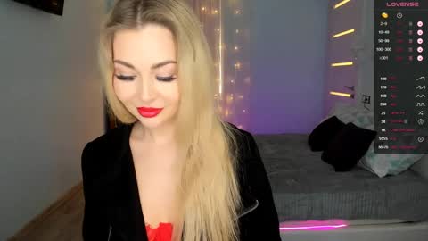 Snapshot of adeleroberts chatting on 02-01-25, 06:00 Adele online show from 02-01-25, 06:00