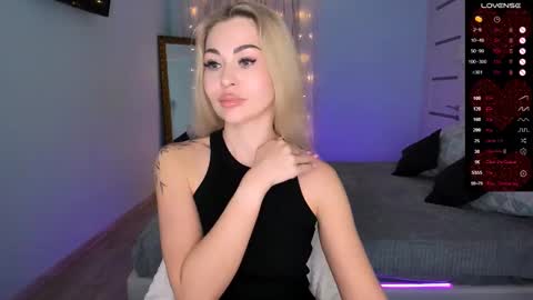 Snapshot of adeleroberts chatting on 02-27-25, 01:28 Adele online show from 02-27-25, 01:28