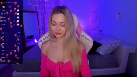 Snapshot of adeleroberts chatting on 11-24-25, 02:11 Adele online show from 11-24-25, 02:11