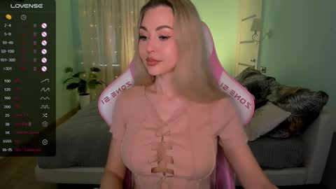 Snapshot of adeleroberts chatting on 03-11-26, 02:06 Adele online show from 03-11-26, 02:06