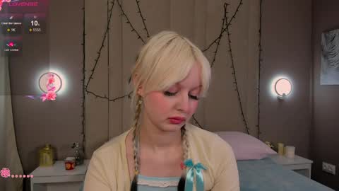 Snapshot of adelesilvy chatting on 03-06-26, 02:19 adelesilvy online show from 03-06-26, 02:19