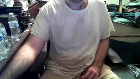 Snapshot of adelhi20 chatting on 10-29-25, 01:08 adelhi20 online show from 10-29-25, 01:08