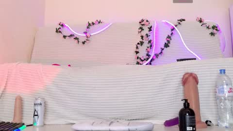 Snapshot of adelika_rose chatting on 02-28-26, 08:43 Adelika online show from 02-28-26, 08:43